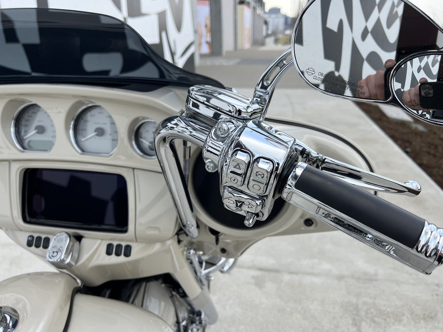 2022 Nash Custom Street Glide 23″