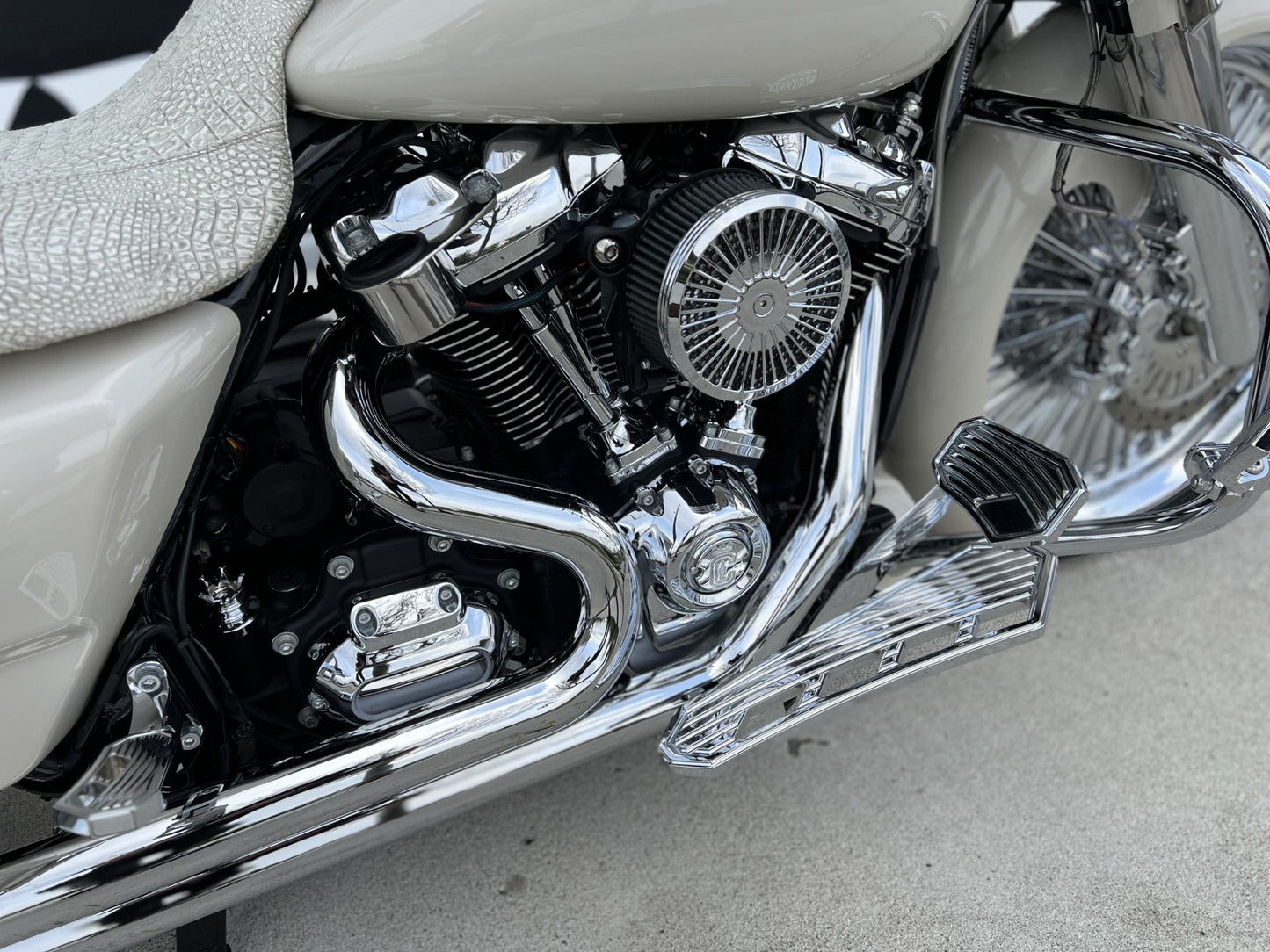 2022 Nash Custom Street Glide 23″