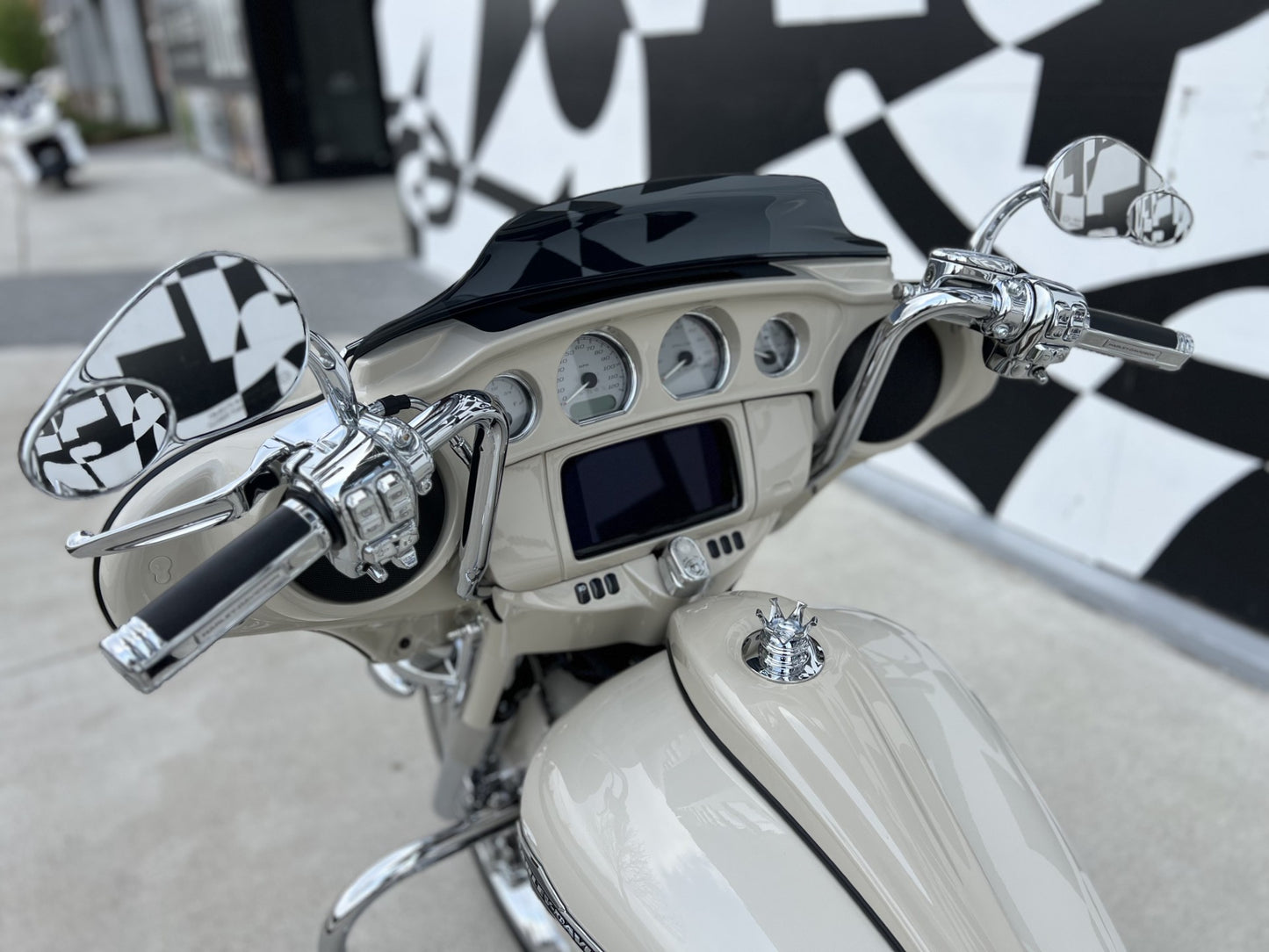 2022 Nash Custom Street Glide 23″