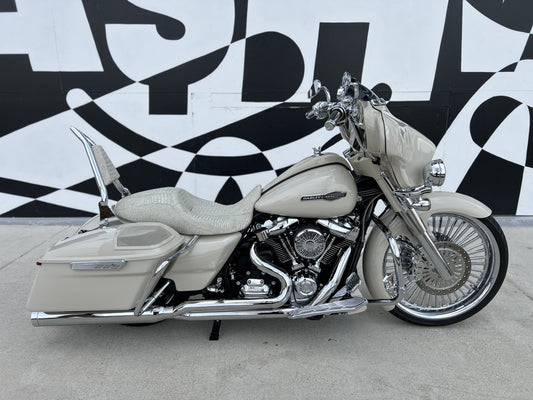 2022 Nash Custom Street Glide 23″