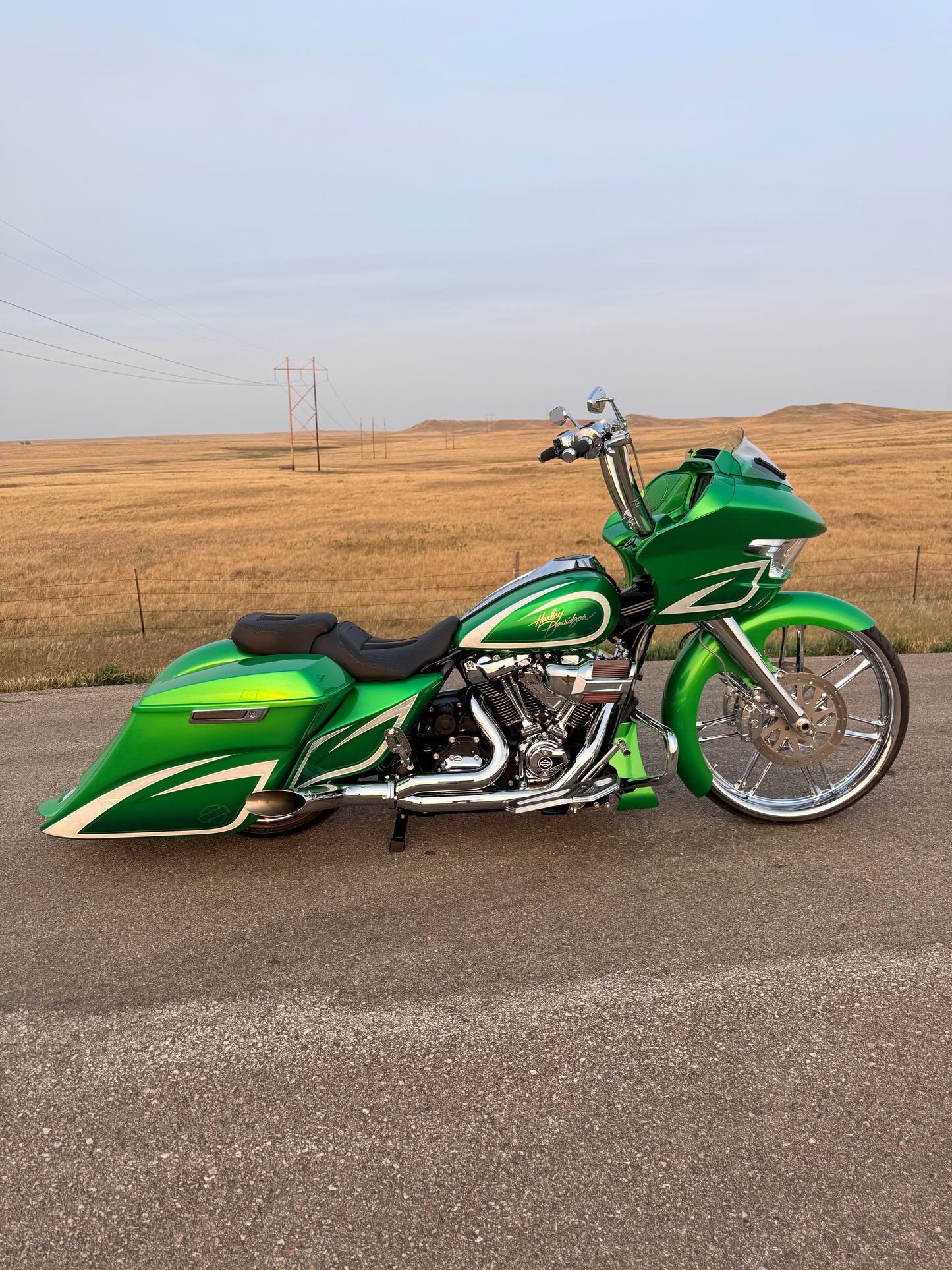 2024 Harley‑Davidson FLTRX “Candy Green 26” — Ultra‑Luxury Custom Road Glide