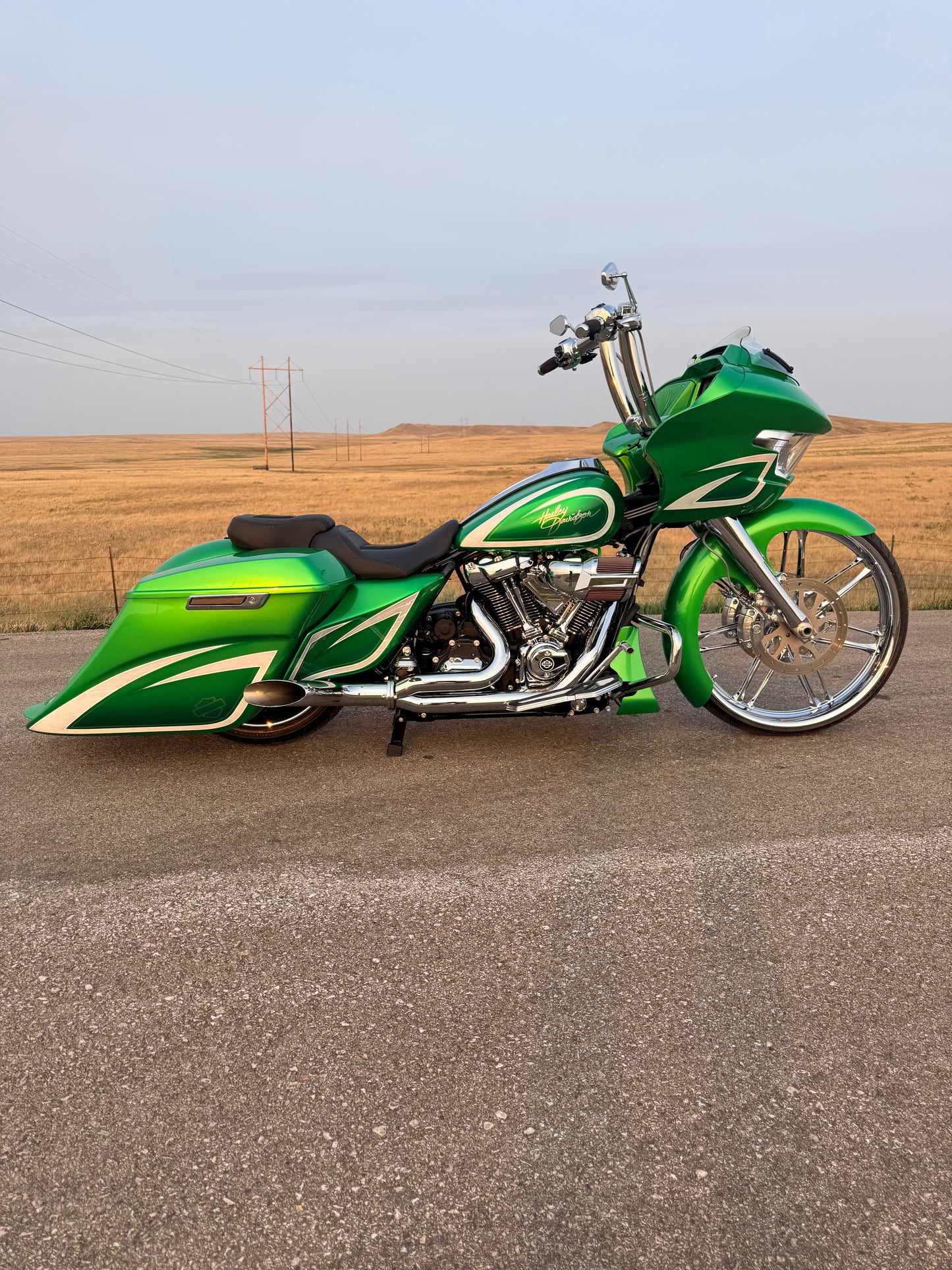 2024 Harley‑Davidson FLTRX “Candy Green 26” — Ultra‑Luxury Custom Road Glide