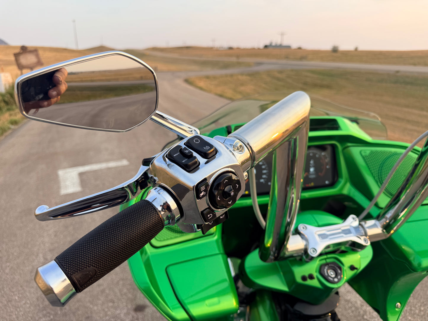 2024 Harley‑Davidson FLTRX “Candy Green 26” — Ultra‑Luxury Custom Road Glide