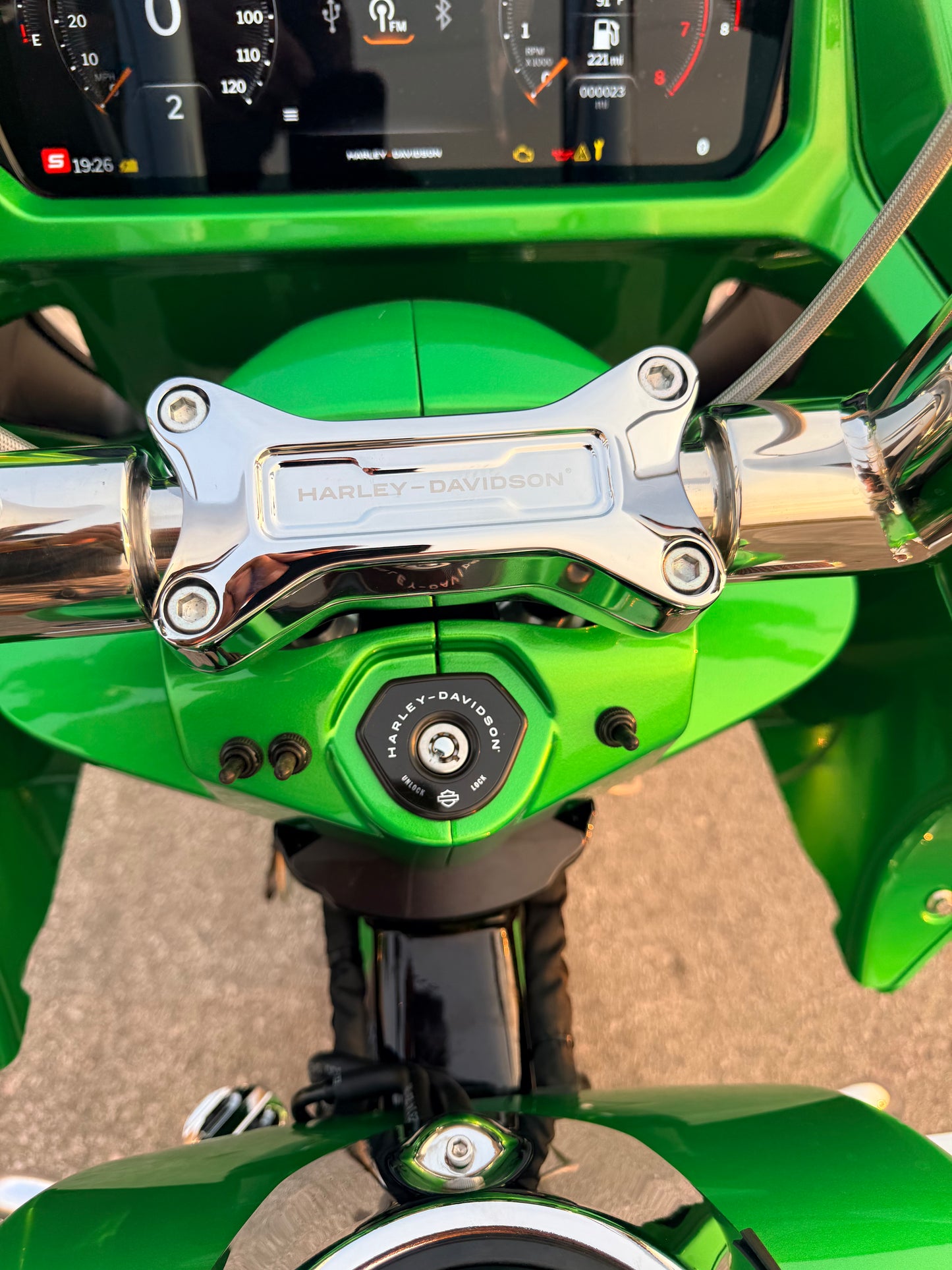 2024 Harley‑Davidson FLTRX “Candy Green 26” — Ultra‑Luxury Custom Road Glide