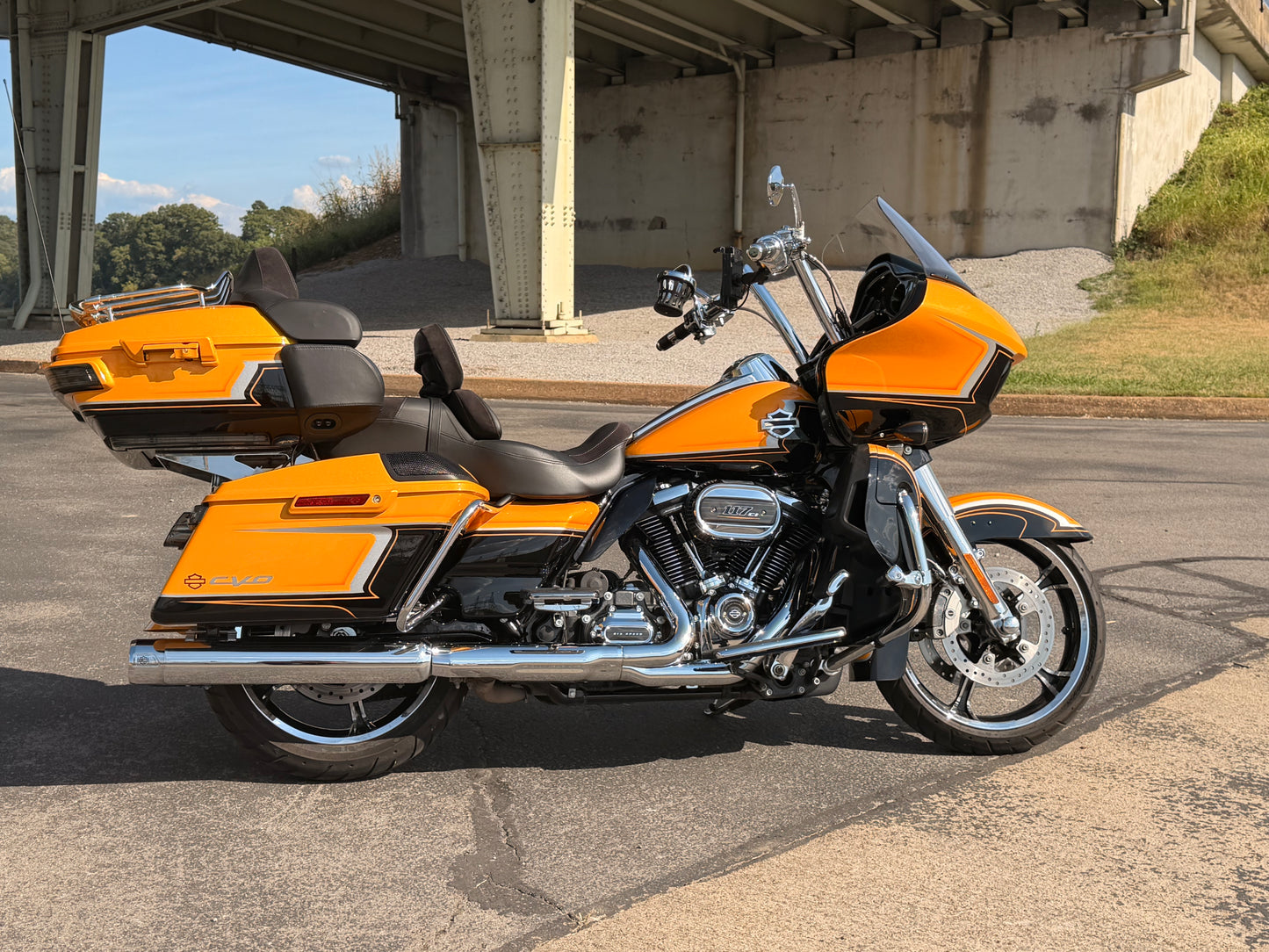 2022 Harley-Davidson CVO Road Glide Trade Special