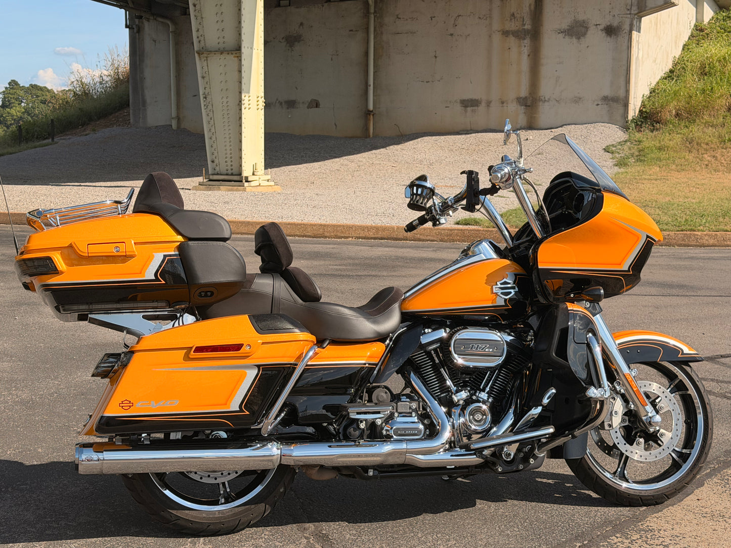 2022 Harley-Davidson CVO Road Glide Trade Special