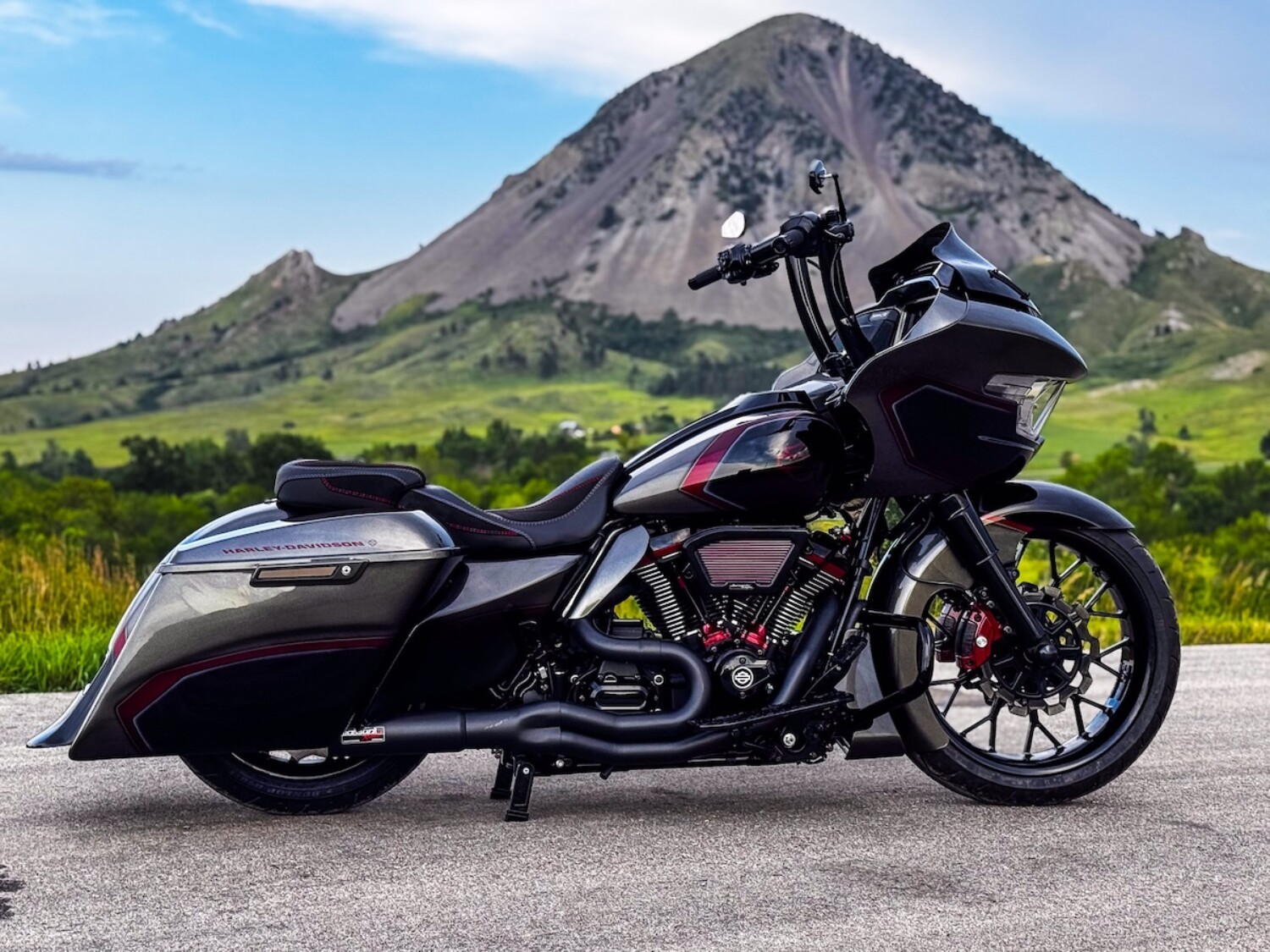2025 Black Road Glide Cobra1